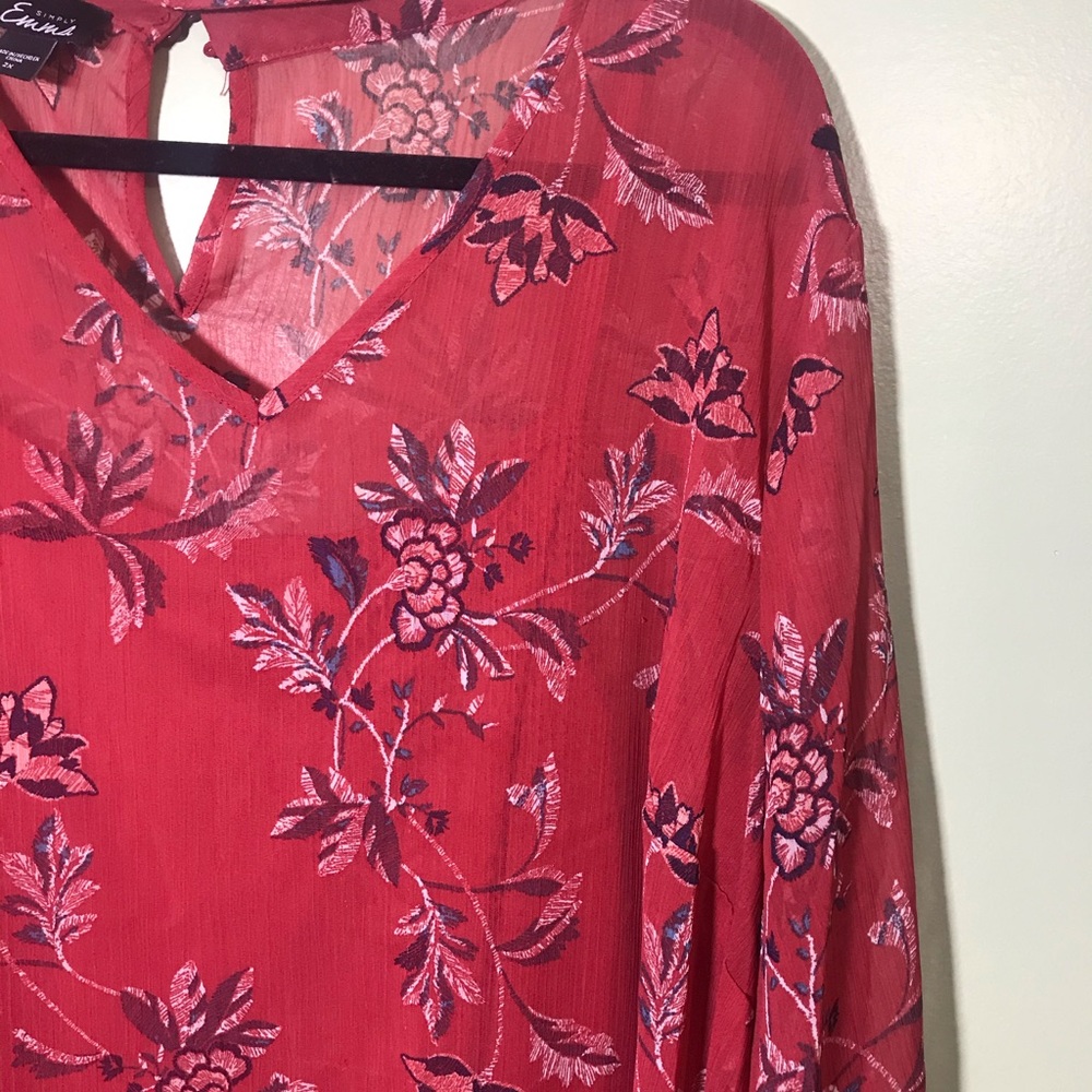 Red long sleeved Blouse - Picture 4 of 7